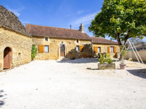Maison rustique en pierre avec jardin et cheminée près de Sarlat - FR-1-616-385